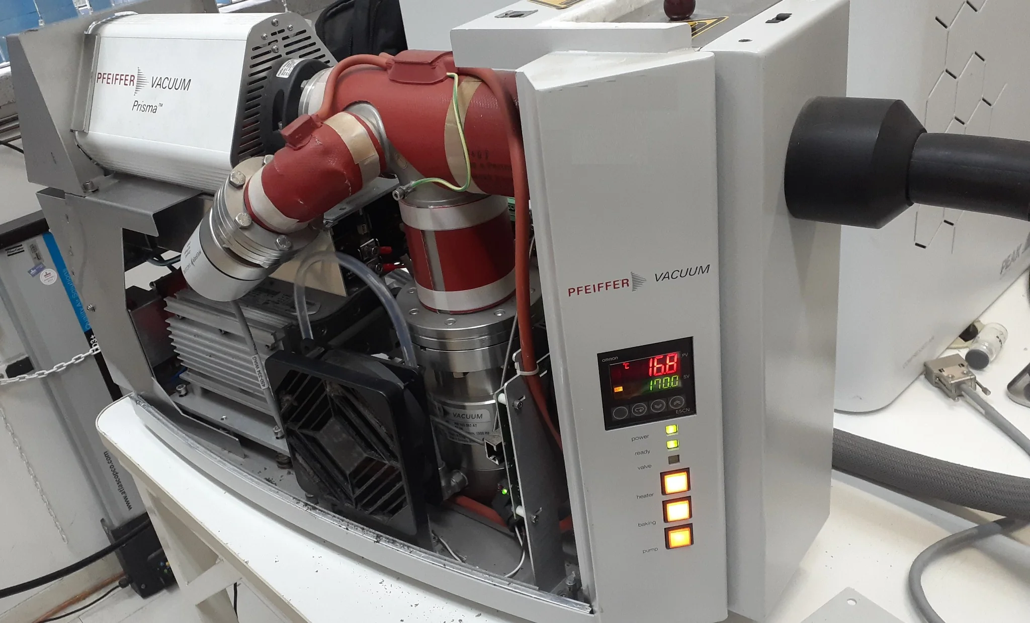 pfeiffer_vacuum_mass_spectrometer